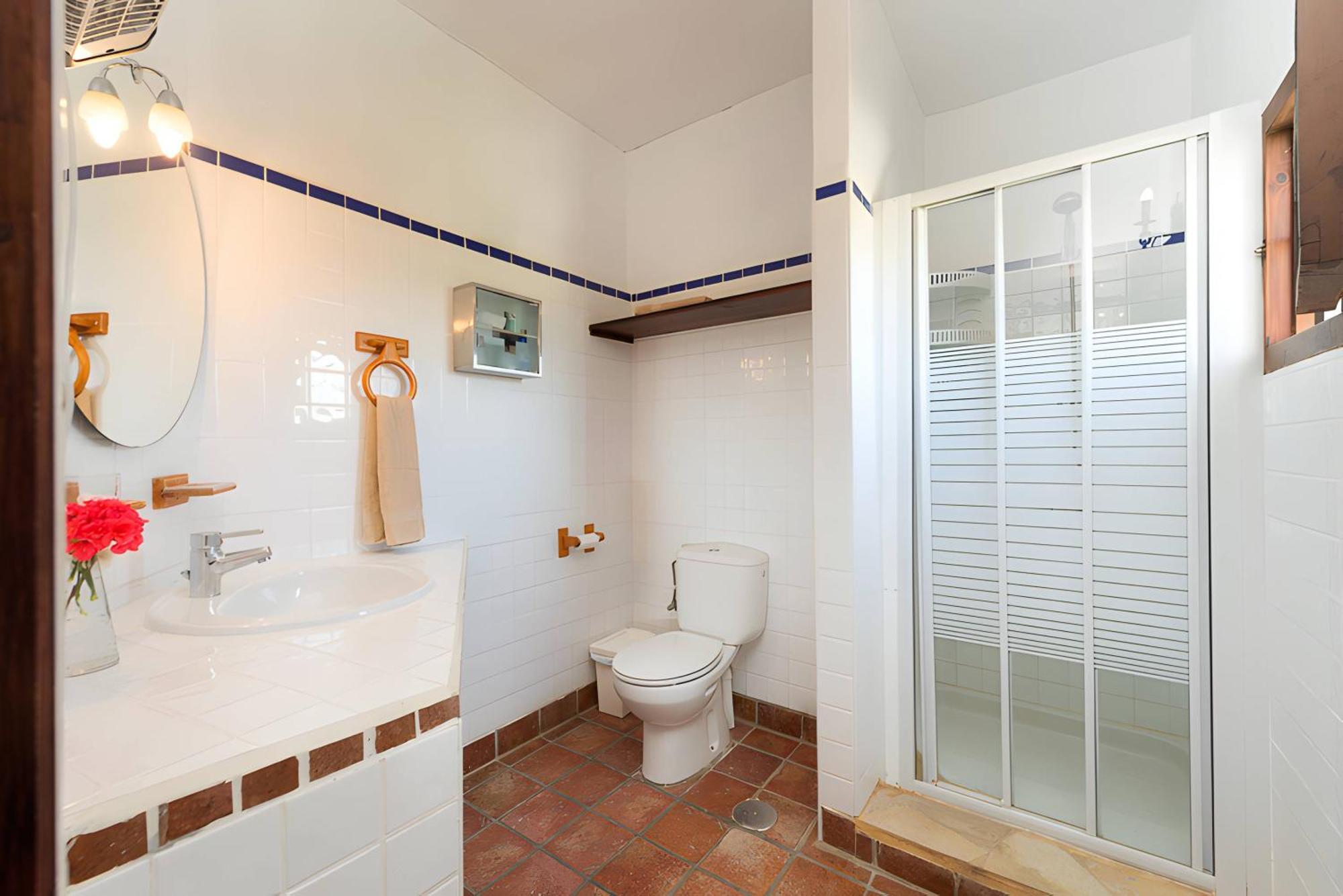 Castle Tower Apartment In Rural Holiday Park 'Bernard' Tolox Exterior foto